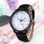 Orologio analogico con quadrante che mostra funzioni trigonometriche e grafici matematici, cinturino in pelle nera con cuciture bianche.