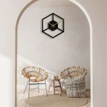 Orologio da parete con design geometrico 3D, stile minimalista e moderno, perfetto per decorare ambienti contemporanei e aggiungere un tocco di eleganza alla casa.