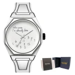 Orologio decorativo con citazione "Who cares, I'm already fate" e design ispirato a un orologio da polso, perfetto come oggetto di decorazione scientifica e originale.