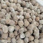 Palline di zenzero candito naturali, decorazioni alimentari e oggetti scientifici, perfetti per decorazioni e ricette.