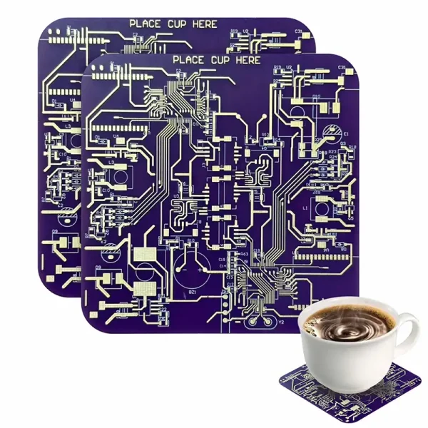 Piatto in silicone a forma di circuito elettronico con tazza di caffè decorativa, perfetto per gli appassionati di tecnologia e design innovativo.