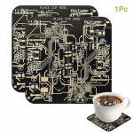 Piatto in silicone con circuito elettronico stampato, ideale come decorazione scientifica o oggetto da collezione.