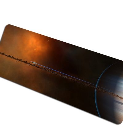 Immagine di una supernova esplosa nello spazio, con un brillante alone di gas e polveri cosmiche, e un getto di materia che si estende verso l'esterno, creando un effetto spettacolare e colorato.