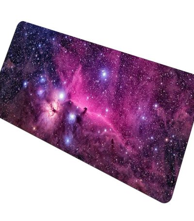 Vassoio decorativo con immagine di nebulosa spaziale, perfetto come oggetto scientifico e decorativo. Ideale per appassionati di astronomia e decorazioni a tema cosmico.