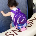 Zaino scientifico per bambini con design spaziale, navicella e razzo, ideale per scuola e giochi.
