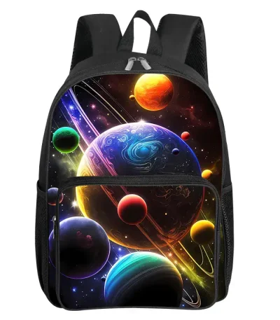 Zaino con stampa di pianeti e galassie nello spazio, ideale per studenti e appassionati di astronomia, con ampio scomparto e comode spalline.