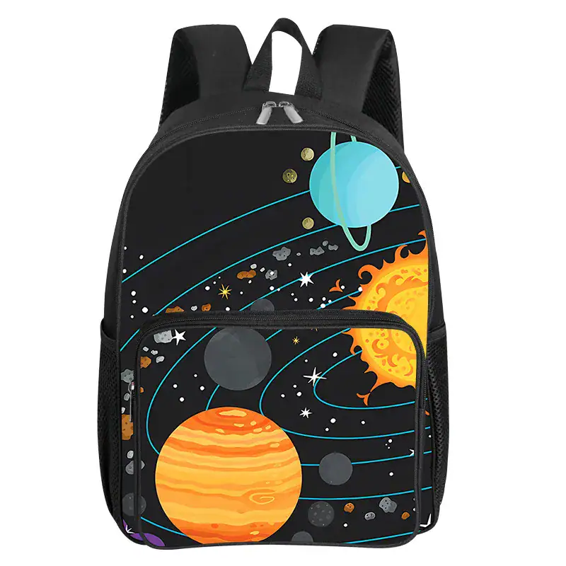 Zaino con design spaziale, raffigurante pianeti, stelle e il sole, ideale per studenti e appassionati di astronomia.