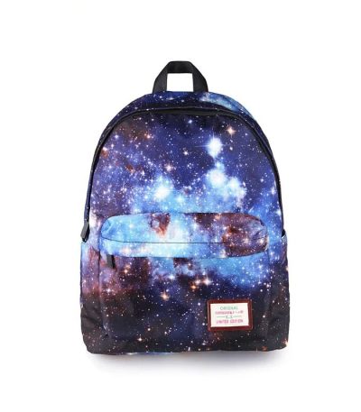 Zaino con stampa a tema galassia, perfetto per appassionati di astronomia e decorazioni scientifiche, con design colorato e spaziale.