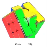 Cubo di Rubik trasparente con pezzi colorati rosso, verde e giallo, perfetto come decorazione scientifica e oggetto da collezione.