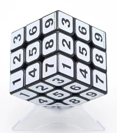 Cubo magico 3x3 con numeri, oggetto decorativo scientifico, perfetto per appassionati di enigmistica e scienza, ideale come decorazione originale e stimolante.