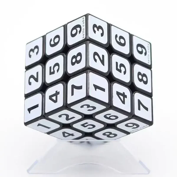 Cubo magico 3x3 con numeri, oggetto decorativo scientifico, perfetto per appassionati di enigmistica e scienza, ideale come decorazione originale e stimolante.