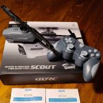 Drone Scout con telecomando e scatola, modello di elicottero radiocomandato per appassionati di modellismo e tecnologia.