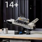 Modello in miniatura di un vettore spaziale NASA, perfetto come decorazione scientifica, con dettagli realistici e design accurato, ideale per appassionati di astronomia e scienza.