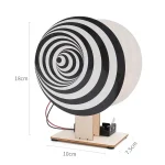 Orologio decorativo con effetto ottico a spirale in bianco e nero, dimensioni 18x10x7.5 cm, con base in legno e motore elettrico.