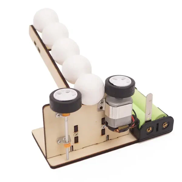 Modello di Palline di Newton con motore elettrico e supporto in legno, perfetto come decorazione scientifica educativa.