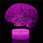 Rappresentazione artistica di una mente umana in stile neon rosa, con linee fluide e dettagli intricati, su sfondo nero, simbolo di creatività e pensiero innovativo.