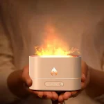 Dispositivo di aromaterapia con fiamma LED che crea un'atmosfera rilassante, ideale per la casa o l'ufficio, con controllo touch e design elegante.