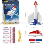Volo spaziale giocattolo per bambini con ali staccabili, dimensioni 21,5x11 cm, include cavo USB giallo e accessori colorati, perfetto per stimolare l'immaginazione scientifica.