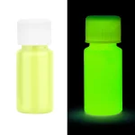 Piccolo flacone fluorescente che brilla al buio, ideale per decorazioni scientifiche e attività educative. Perfetto per esperimenti di chimica e fisica, aggiunge un tocco di colore e divertimento.