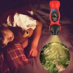 Proiettore con dinosauri e luci per bambini, ideale per decorazioni notturne e stimolare l'immaginazione dei più piccoli.