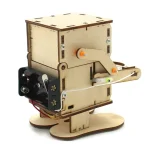 Robot in legno con motore e componenti elettronici, decorazione scientifica educativa, perfetto per appassionati di tecnologia e scienza.