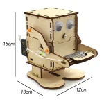 Robot educativo in legno con dettagli meccanici, sensori e movimento, altezza 15cm, perfetto per l'apprendimento scientifico e ludico.
