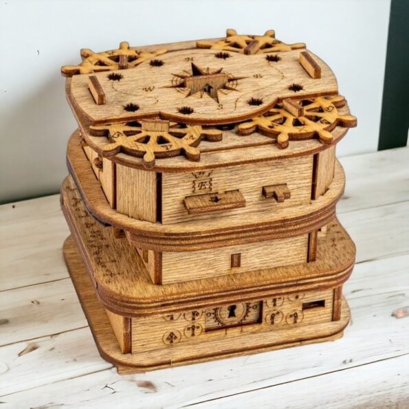 Orologio in legno con ingranaggi e simboli scientifici, decorazione originale e artigianale, perfetto come oggetto decorativo o regalo a tema scientifico.