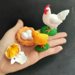 Set di uccelli e nido decorativi in miniatura, perfetti come decorazioni scientifiche o per collezionismo, realizzati in materiali di alta qualità, ideali per appassionati di scienza e natura.