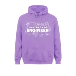 Felpa lilla con cappuccio e stampa "Trust me, I'm an engineer" in bianco, ideale per appassionati di ingegneria e decorazioni scientifiche.