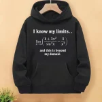 Felpa nera con scritta matematica "I know my limits... and this is beyond my domain" perfetta per appassionati di matematica e scienza.