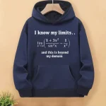 Felpa blu con scritta matematica, frase motivazionale e limite, ideale per appassionati di scienza e matematica, perfetta come decorazione o regalo a tema scientifico.