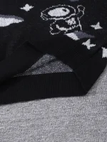 Maglietta nera con stampa di un astronauta e stelle, tessuto morbido e comodo, perfetta per gli appassionati di scienza e spazio.