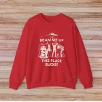 Maglione rosso con stampa di alieno, astronauta e testo divertente "Beam me up, this place sucks".