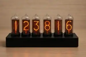 Alternatore di numeri in vetro con numeri luminosi da 1 a 6 su base nera, decorazione scientifica vintage per ambienti educativi o da collezione.